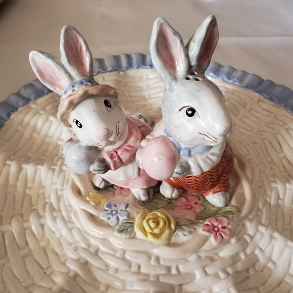 Fitz & Floyd Basket Weave Ceramic Egg Serving Dish Salt & Pepper Shakers Set - Picture 2 of 16